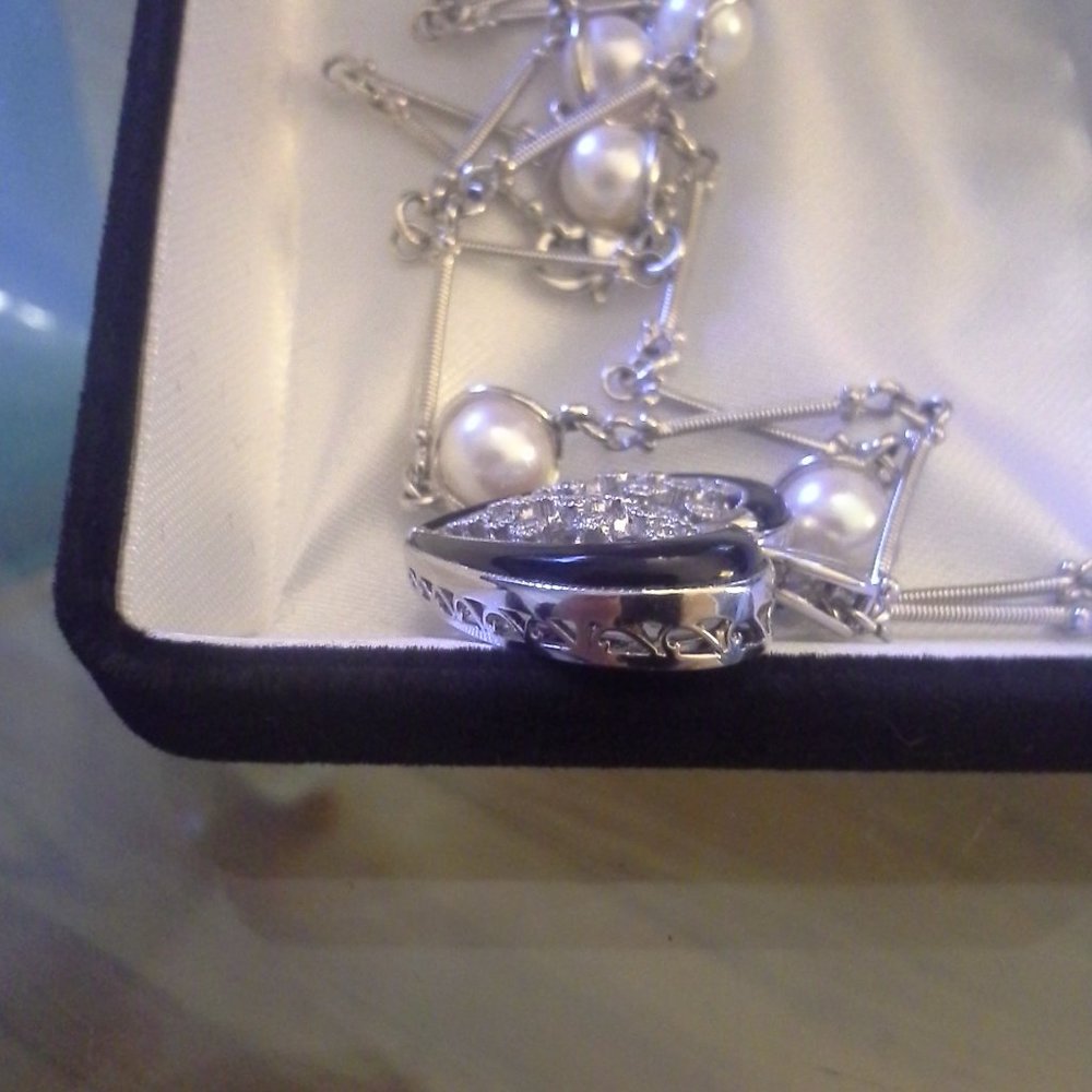 White Gold Heart Necklace wi Diamonds,Pearl& Onyx - Picture 4 of 12